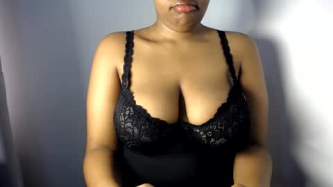 Snapshot of esmeray_ chatting on 07/07/26, 09:24 Esme online show from 07/07/26, 09:24