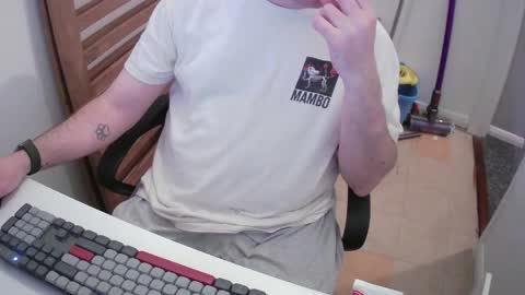 Snapshot of essex_wild chatting on 04/19/26, 07:49 Morph online show from 04/19/26, 07:49