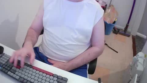 Snapshot of essex_wild chatting on 05/23/26, 08:24 Morph online show from 05/23/26, 08:24