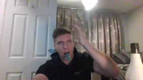 essexlad2022 online show from 02/19/26, 08:38