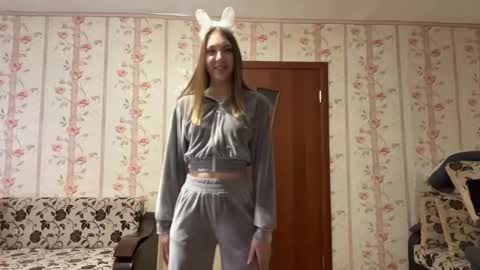 Kate online show from 12/22/25, 12:35