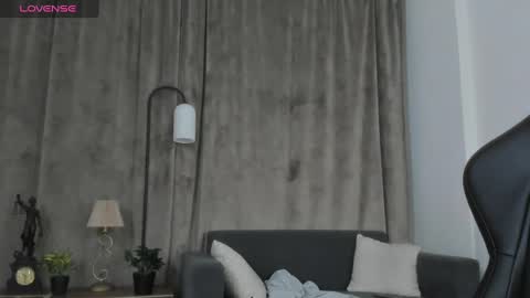 esteria online show from 12/04/24, 06:33