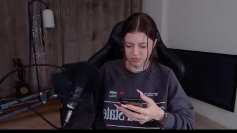 esteria online show from 01/19/25, 09:34