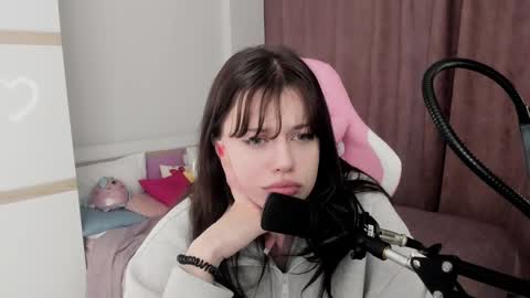 esteria online show from 02/26/25, 10:36