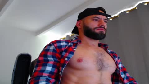 Snapshot of esteban7984068 chatting on 12/04/25, 06:49 esteban online show from 12/04/25, 06:49