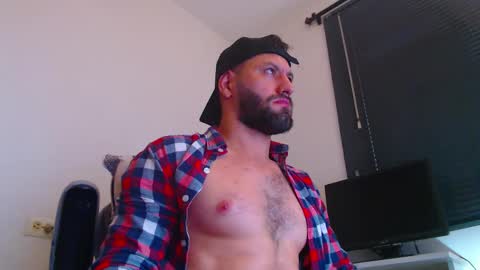 Snapshot of esteban7984068 chatting on 02/02/26, 03:44 esteban online show from 02/02/26, 03:44