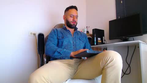 Snapshot of esteban7984068 chatting on 02/09/26, 12:53 esteban online show from 02/09/26, 12:53