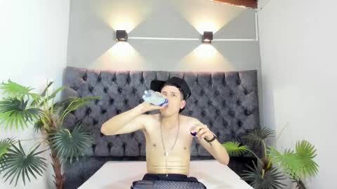 ESTEBAN online show from 01/07/26, 07:38