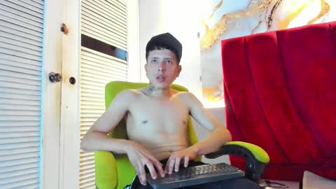 ESTEBAN online show from 01/10/26, 07:48