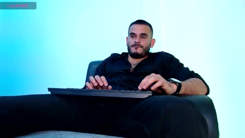 Esteban Fernandez online show from 11/08/25, 01:50