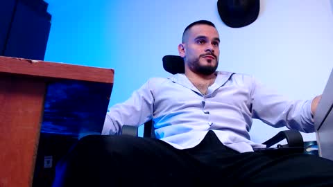 Esteban Fernandez online show from 02/03/26, 03:59