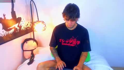 Esteban independent model online show from 09/17/25, 07:32