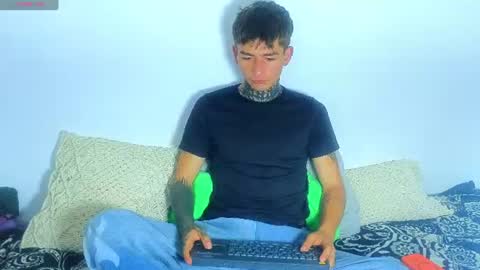 Snapshot of estebanchar_ chatting on 06/30/26, 08:21 Esteban independent model online show from 06/30/26, 08:21