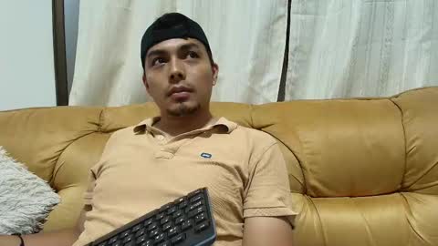 Snapshot of estebancot0314 chatting on 09/27/25, 11:21 Esteban online show from 09/27/25, 11:21