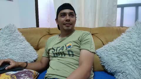 Snapshot of estebancot0314 chatting on 10/12/25, 10:31 Esteban online show from 10/12/25, 10:31