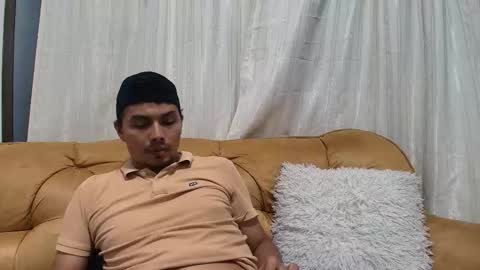 Snapshot of estebancot0314 chatting on 10/22/25, 05:52 Esteban online show from 10/22/25, 05:52