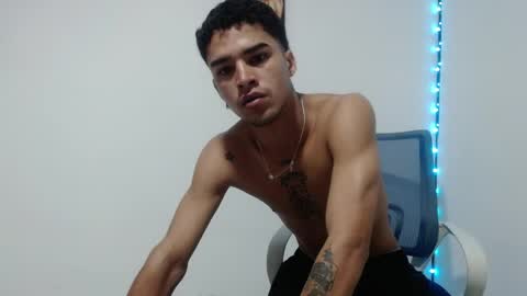 Snapshot of estebanjm22 chatting on 03/30/26, 10:49 Esteban online show from 03/30/26, 10:49