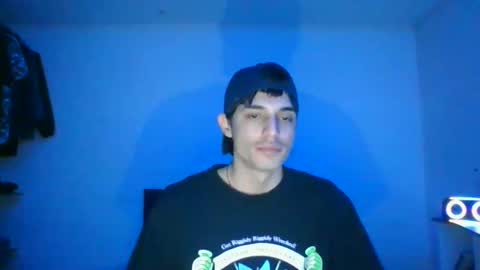 Snapshot of estebankit0 chatting on 12/28/24, 11:48 estebankit0 online show from 12/28/24, 11:48