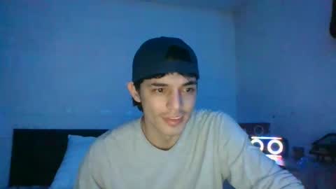 Snapshot of estebankit0 chatting on 12/29/24, 07:43 estebankit0 online show from 12/29/24, 07:43