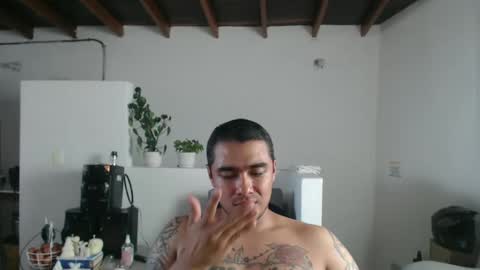 Snapshot of estebanmed92 chatting on 11/08/25, 05:12 estebanmed92 online show from 11/08/25, 05:12