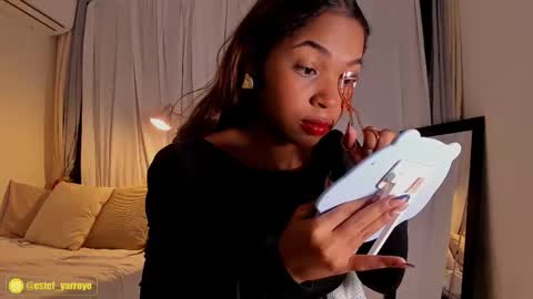 Snapshot of estefy_arroyo1 chatting on 10/05/25, 06:23 estefy_arroyo1 online show from 10/05/25, 06:23