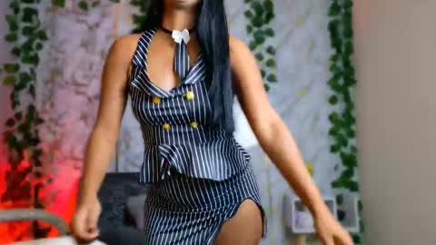 estefymarquez online show from 05/28/26, 07:00