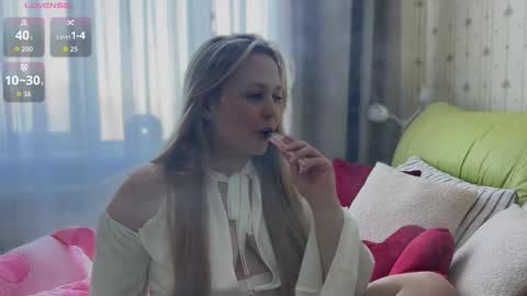 Snapshot of estella_elwood chatting on 02/03/26, 06:40 Estella online show from 02/03/26, 06:40