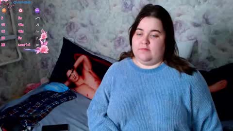 estelle_hicks online show from 12/12/24, 09:26