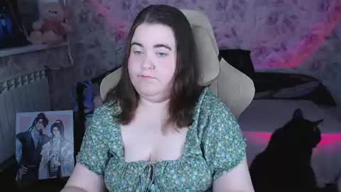 estelle_hicks online show from 06/14/26, 07:16