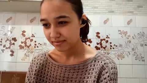 Snapshot of estellekirbo chatting on 03/21/26, 01:05 estellekirbo online show from 03/21/26, 01:05