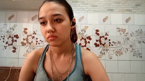 Snapshot of estellekirbo chatting on 03/28/26, 01:11 estellekirbo online show from 03/28/26, 01:11
