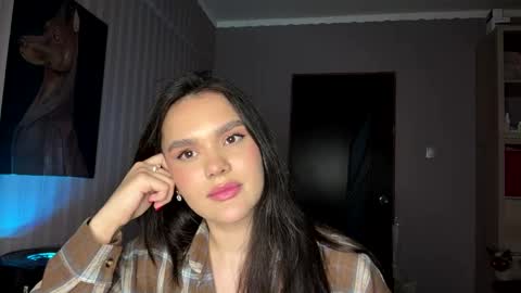 Snapshot of estelleorvin chatting on 04/24/26, 04:42 Estel online show from 04/24/26, 04:42