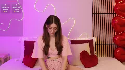 Ester online show from 02/10/25, 09:15