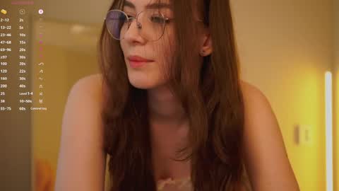 Snapshot of ester_hill chatting on 05/29/26, 04:43 Ester online show from 05/29/26, 04:43