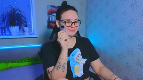 EsterPlayful online show from 11/22/25, 06:56