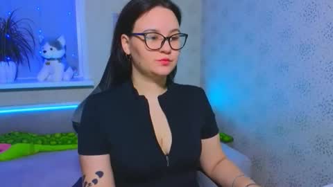 EsterPlayful online show from 11/30/25, 09:35