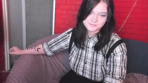 Snapshot of estertwilight chatting on 04/09/26, 03:50 Ester online show from 04/09/26, 03:50
