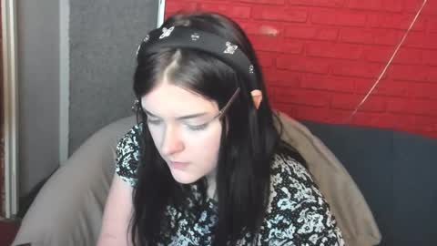 Snapshot of estertwilight chatting on 04/11/26, 03:49 Ester online show from 04/11/26, 03:49