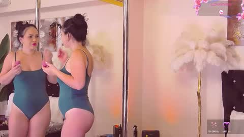 Esthera   online show from 11/24/25, 05:18