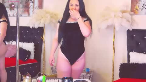 Snapshot of estheraa chatting on 05/27/26, 04:31 Esthera online show from 05/27/26, 04:31