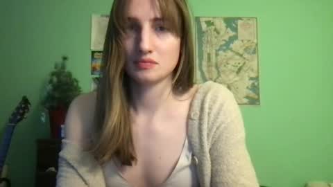 Snapshot of esthergreyplus chatting on 01/29/25, 12:33 Esther Grey online show from 01/29/25, 12:33