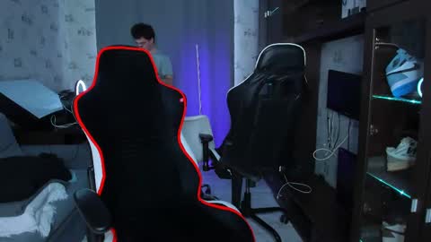 LOUIS online show from 02/25/25, 09:09