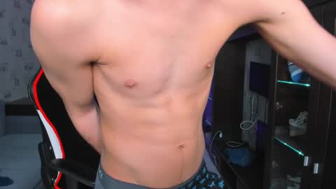 LOUIS online show from 02/26/25, 03:32