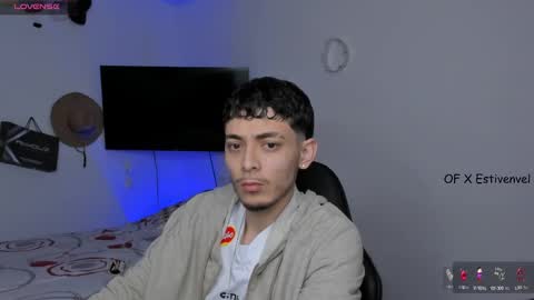 estivenvel online show from 10/05/25, 09:51