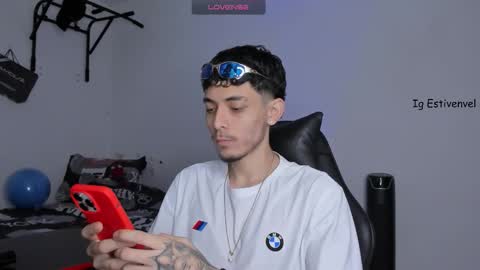 estivenvel online show from 10/23/25, 03:00