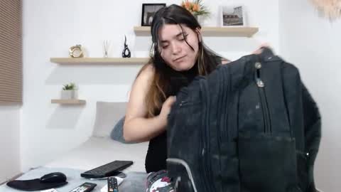 Estrella online show from 12/18/25, 03:45