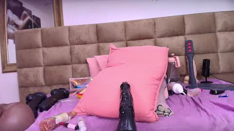 Estrella online show from 01/31/25, 06:14