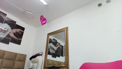 Estrella online show from 03/06/25, 12:09