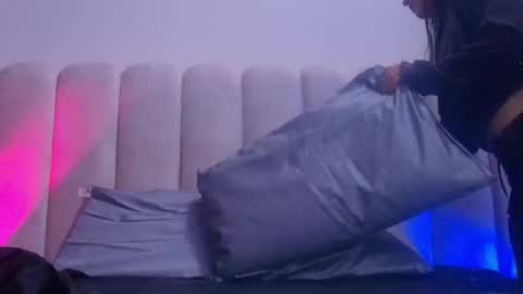 Estrella online show from 11/22/25, 11:53