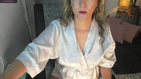 - E S T R E L L A  M I L F - online show from 02/25/25, 07:20